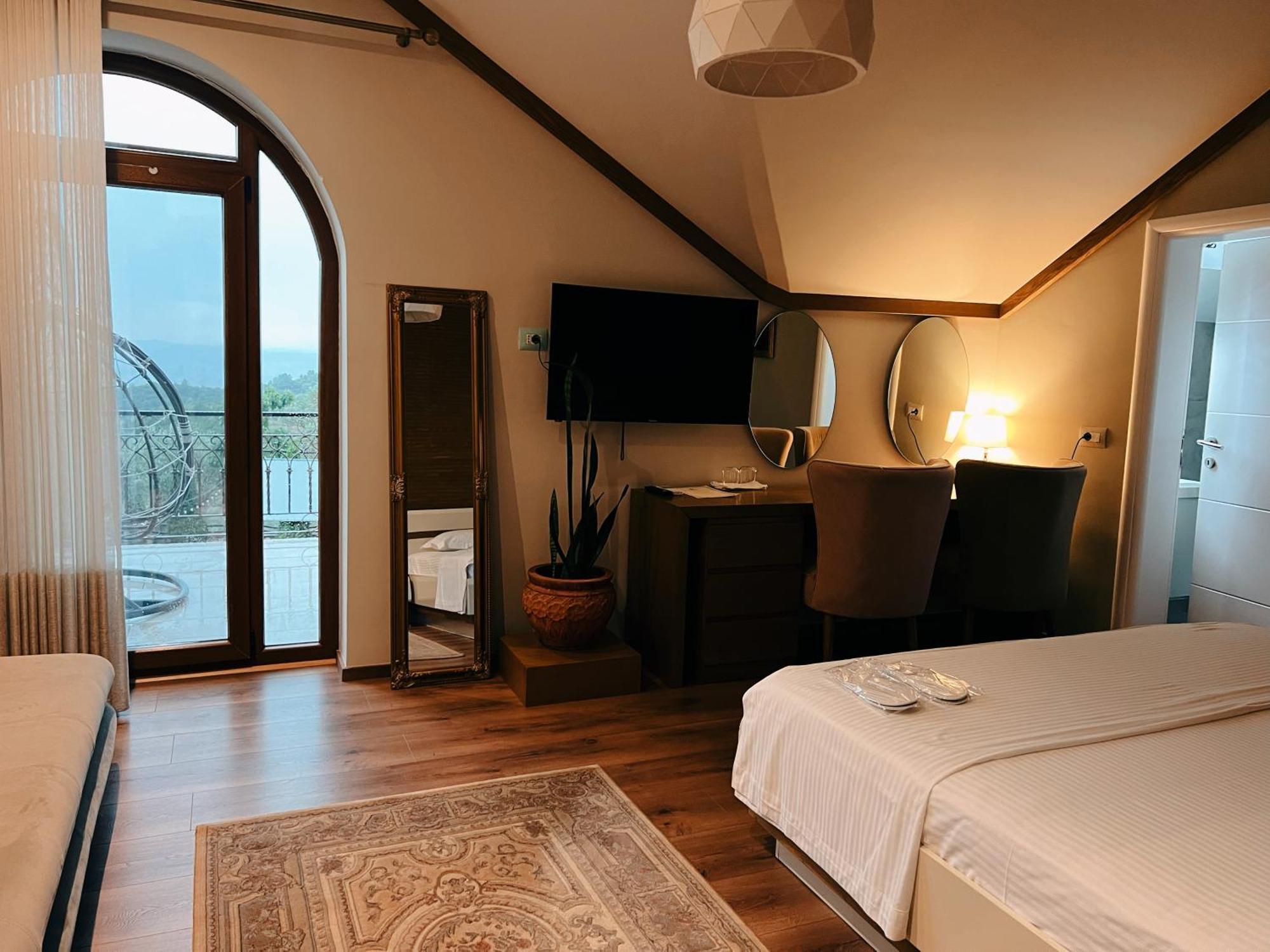 Chateau Fasel Tirana Eksteriør billede